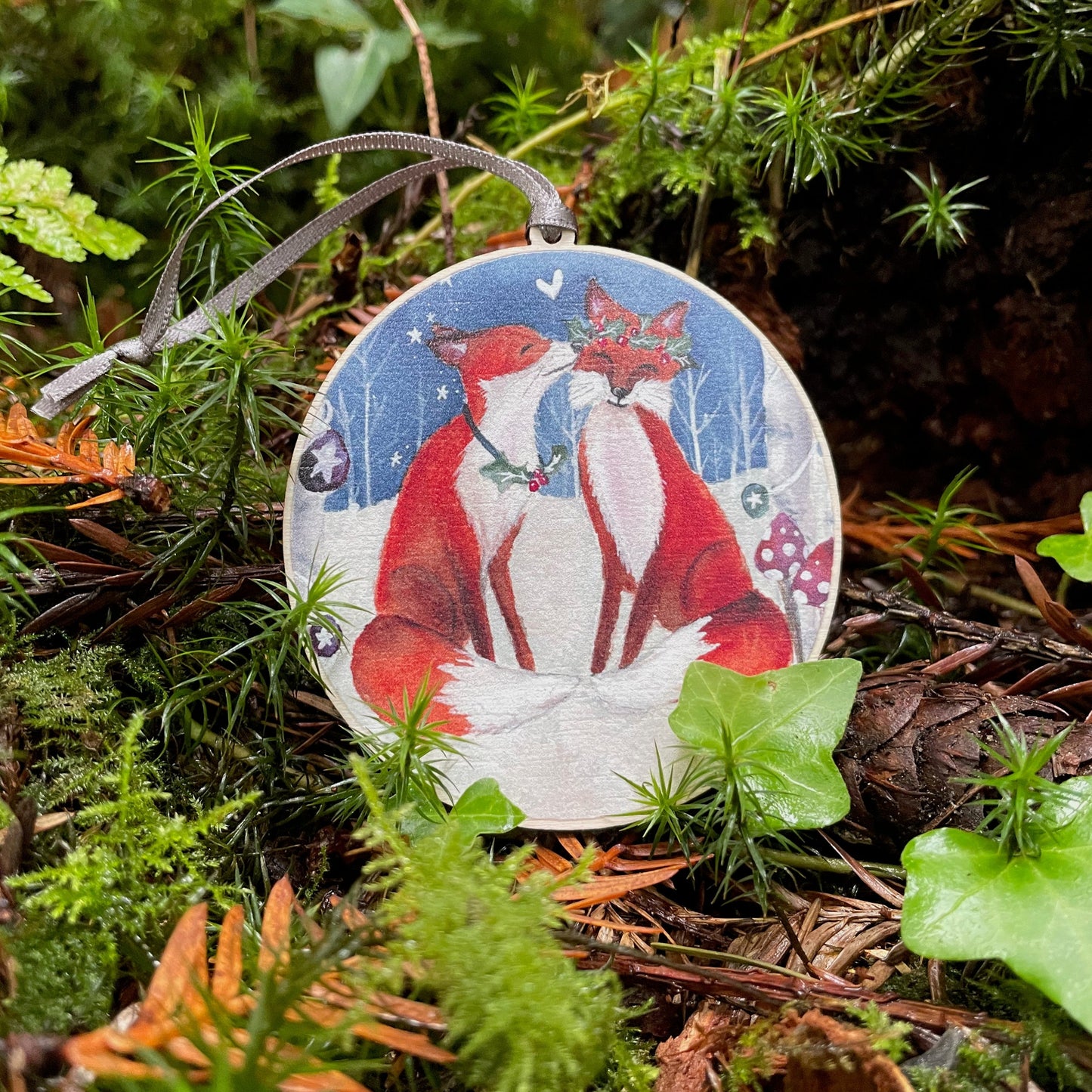 Yuletide Fox Kiss | Wooden Tree Decoration